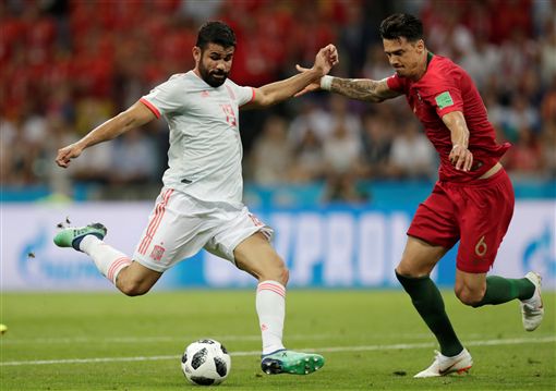 葡萄牙总统为C罗发声：天才都有自己的性格，我们欠他太多